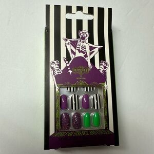 Beetlejuice x Revolution Nails set